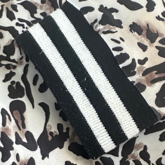 Leopard Print Women's Bomber Jacket - Picture 5 of 16